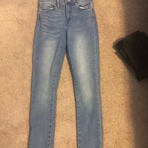 BDG light rinse “twig high rise” size 25